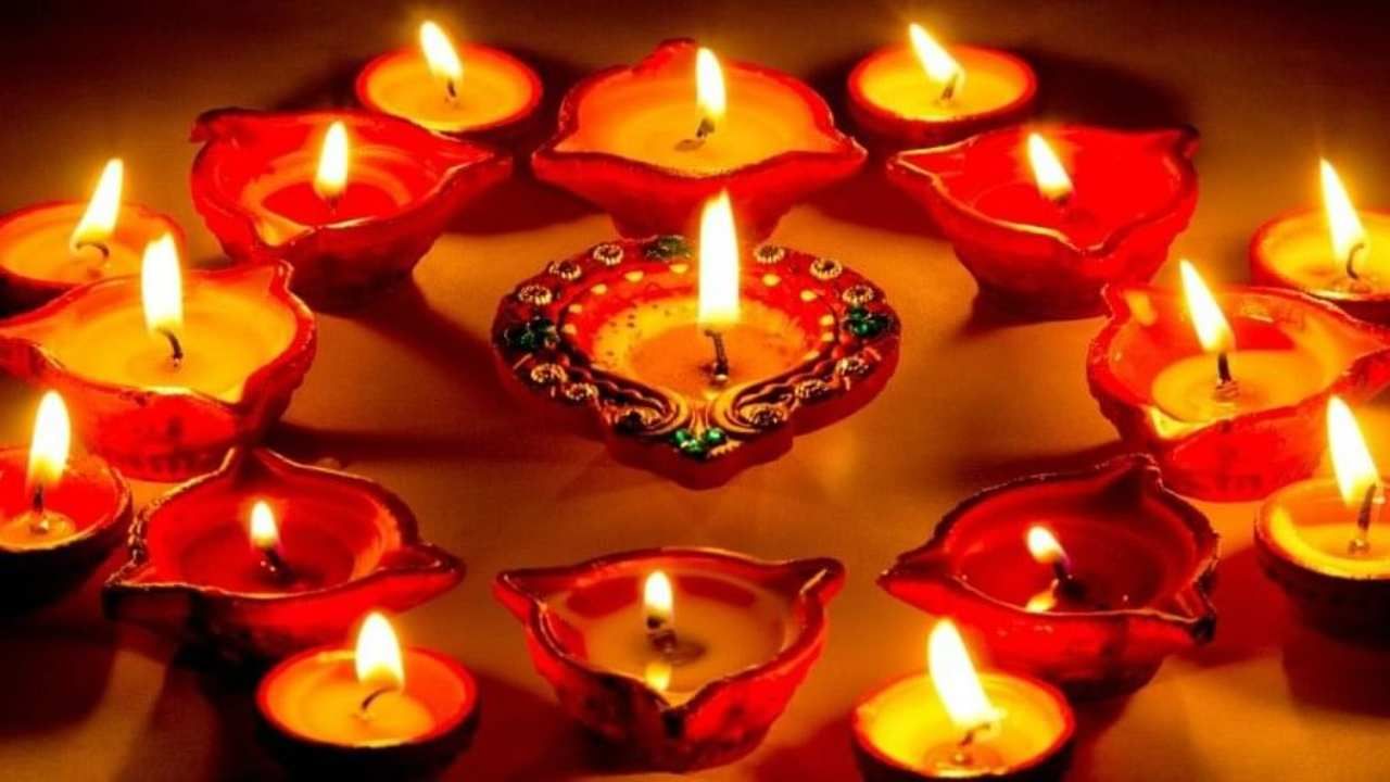 Diwali 2021 : घराच्या मुख्य दारावर या तीन गोष्टी लावा, घरात लक्ष्मी नांदेल