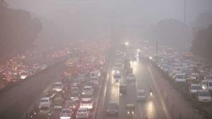 दिल्लीनंतर मुंबईतही जीवघेणं प्रदूषण, मुंबईकरांचं आयुष्य नेमकं किती वर्षांनी घटणार? नव्या सर्व्हेत खुलासा