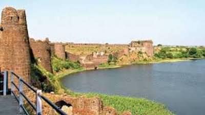 नळदूर्ग किल्ला : उस्मानाबाद जिल्ह्यातील ऐतिहासिक वास्तूची वैशिष्ट्ये आणि महत्व