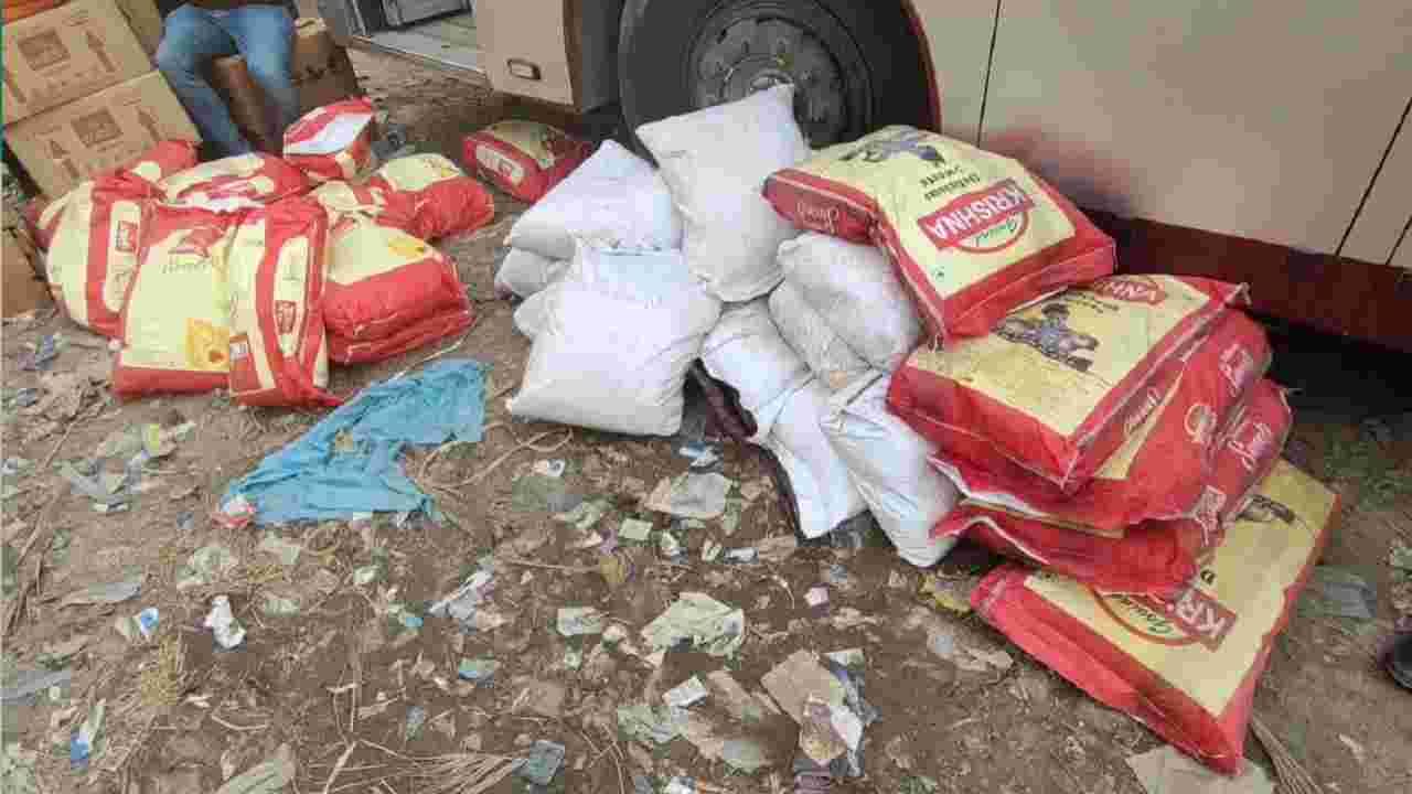 अहमदनगरमध्ये साडे तीन लाखाचा बनावट खवा जप्त; मिठाई दुकानदार धास्तावले अहमदनगरमध्ये साडे तीन लाखाचा बनावट खवा जप्त; मिठाई दुकानदार धास्तावले