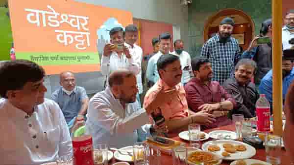 राजकीय मतभेद विसरून वाडेश्वर कट्ट्यावर रंगला सर्वपक्षीय दिवाळी फराळ