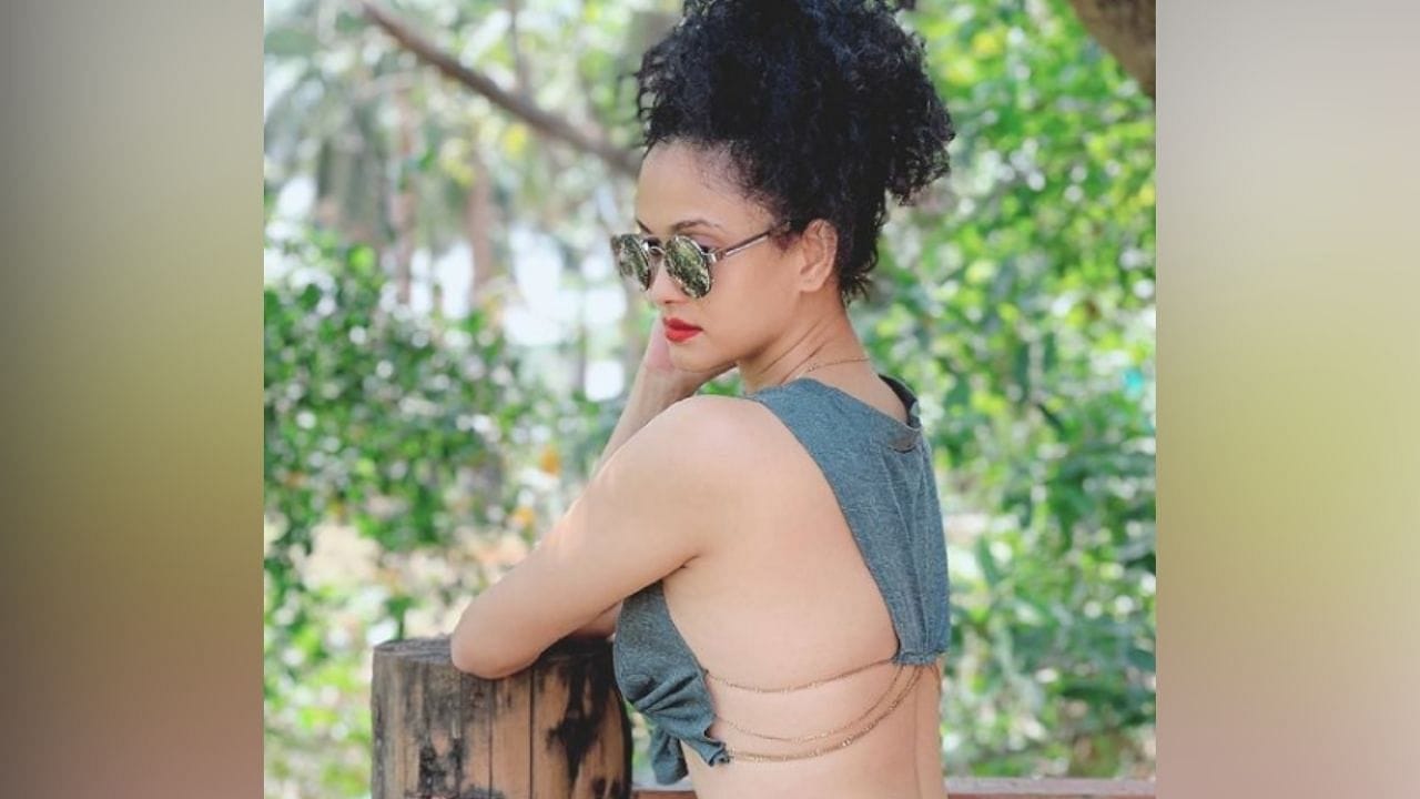 असे मानले जाते की नीता शो जिंकण्यासाठी तिच्या फॅन फॉलोइंगचा वापर करणार आहे आणि तिच्या मनात आणखी अनेक योजना सुरू आहेत. ते प्लॅन्स काय आहेत, हे शोच्या आगामी एपिसोड्समध्येच कळेल.