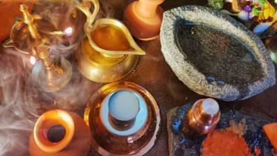 Abhyanga Snan | अभ्यंग स्नानाची योग्य पद्धत माहितीये का? जाणून घ्या अभ्यंग स्नान आणि आयुर्वेद यांचा परस्पर संबंध...