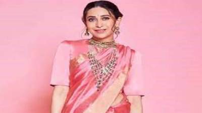 दिवाळी खास करायचीय? मग सेलिबिटींचा हा ग्लॅमरस लूक नक्की ट्र्राय करा