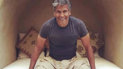 Happy Birthday Milind Soman | मॉडेलिंगमधून मिळवली भरपूर प्रसिद्धी, या वयातही सुपरफिट दिसतो मिलिंद सोमण!