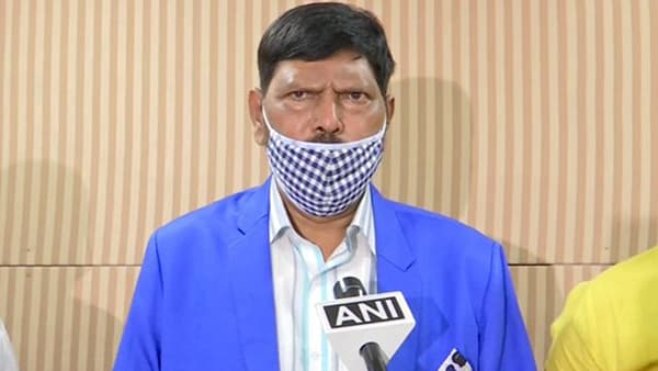रामदास आठवलेंनी सांगितला महायुतीचा नवा फॉर्म्युला; शिवसेना नव्हे भाजप नवा फॉर्म्युला स्वीकारणार?