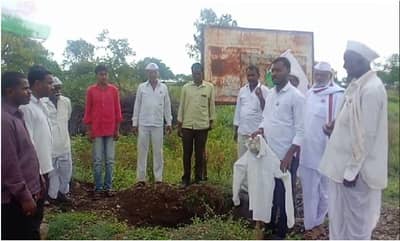 बलीप्रतिपदेच्या दिवशी सरकारच्या प्रतिकात्मक पुतळ्याला मूठमाती