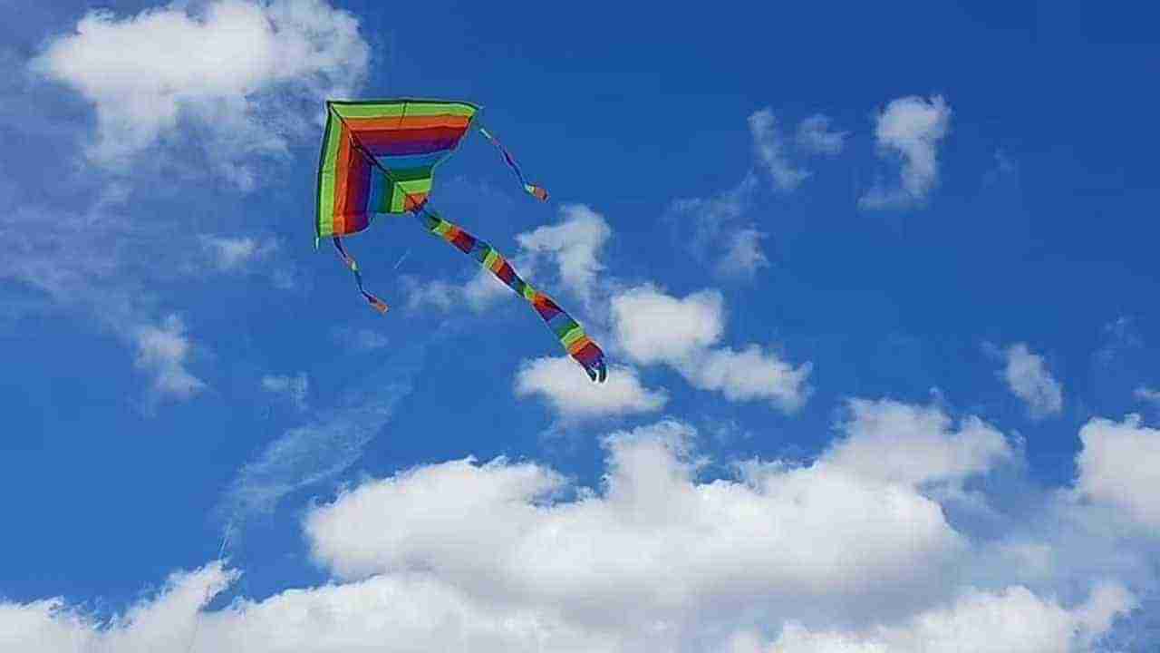दिवाळीत पतंगबाजी..! भारतातल्या या शहरात दिवाळी पतंग उडवतात नेमकं कारण काय?