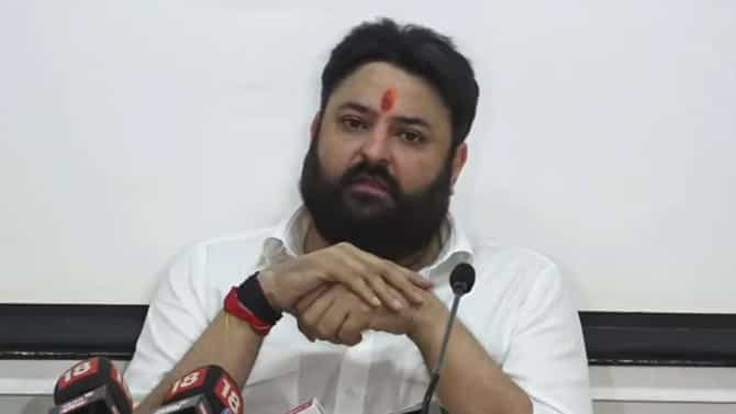 दाऊदच्या साथीदारासोबत अनिल देशमुख सह्याद्रीत काय करत होते?; मोहित कंबोज यांचा सवाल