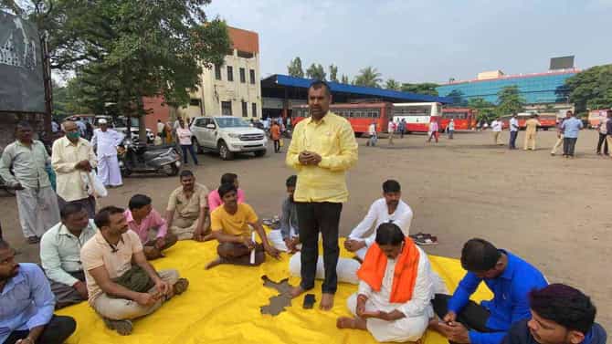 रयत क्रांती संघटनेचा एसटी कर्मचाऱ्यांना पाठिंबा; इस्लामपूरमध्ये एकदिवसीय उपोषण