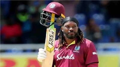 Chris Gayle Retirement | पवेलियनमध्ये येताना बॅट वर केली, खेळाडूंना आलिंगन, ख्रिस गेलने संन्यास घेतला ?