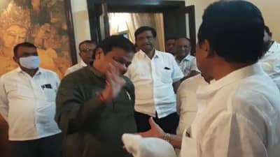 जळगाव जिल्हा बँक निवडणूक : महाविकास आघाडीचं जागावाटप ठरलं, पण एका जागेसाठी काँग्रेस राष्ट्रवादीत चढाओढ