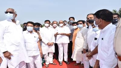 नगर जिल्ह्यात लग्न झाल्यावर पाण्यावर भाषणं व्हायची! शरद पवारांनी सांगितला किस्सा, बदलत्या परिस्थितीचंही कौतुक