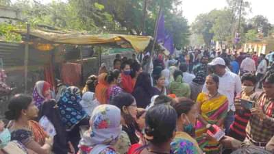 औरंगाबादः लेबर कॉलनीवासीय रस्त्यावर, जीव मुठीत, घरावर टांगती तलवार... 10.30 वाजता कारवाई होण्याच्या दिल्या होत्या सूचना...