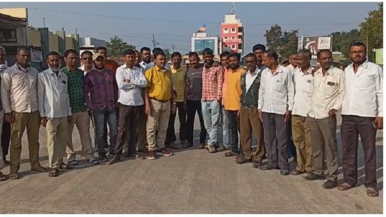 st strike in maharashtra: एसटी आंदोलनाला वाढते बळ, नाशिकसह येवला, मनमाड, मालेगाव, नांदगावमधील कर्मचारी संपावर