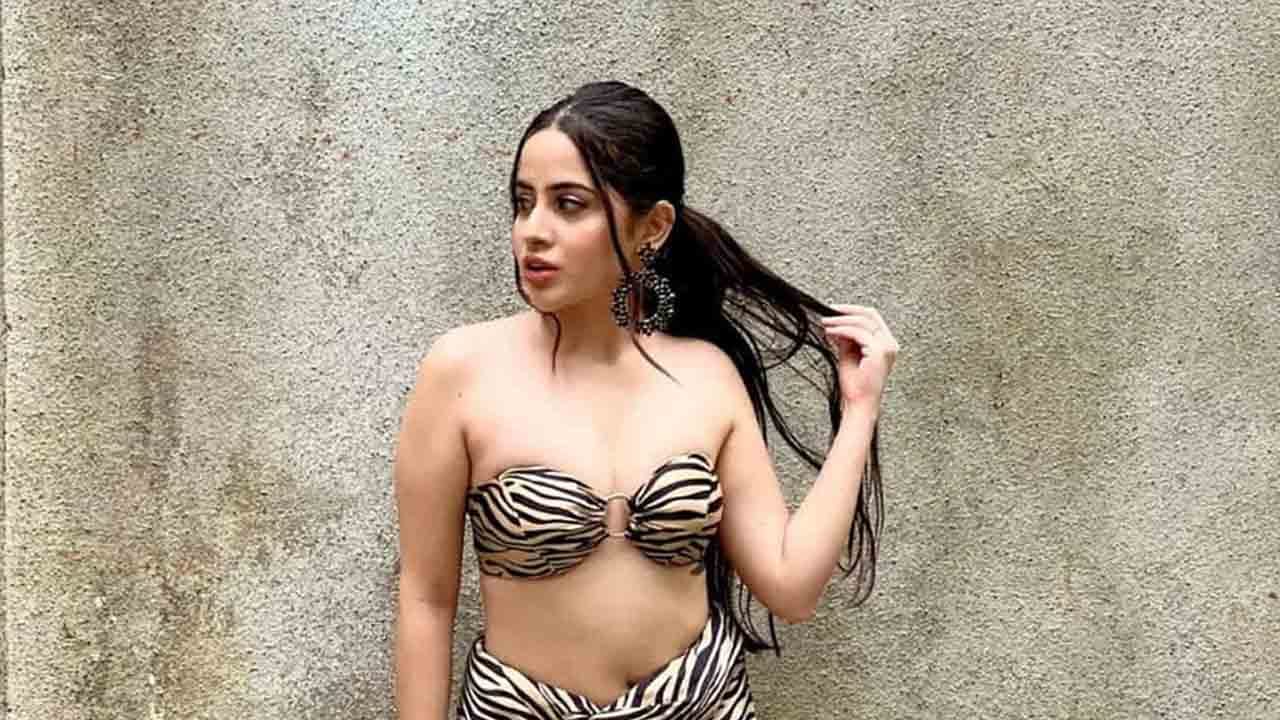 उर्फीचे फोटो सोशल मीडियावर व्हायरल होत आहेत. काही तासांत हजारो चाहत्यांनी लाईक केले आहे. एका चाहत्याने लिहिले की, चला एकत्र जाऊया. त्याच वेळी, दुसऱ्या चाहत्याने लिहिले, ‘उफ्फ कमाल केलीस.’