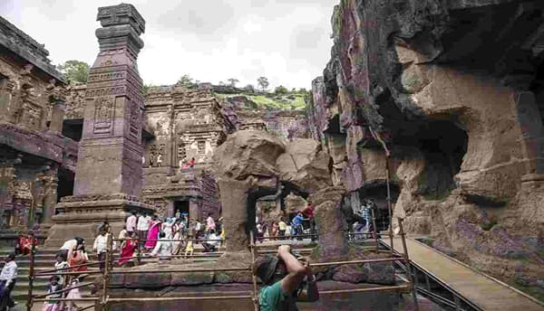 आनंदवार्ताः मंदीचे मळभ हटले, पर्यटकांनी बहरली औरंगाबादची अजिंठा लेणी, 3 दिवसात 8 हजारांवर पर्यटक