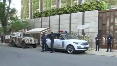 VIDEO | अँटेलियाची सुरक्षा वाढवली, टॅक्सीवाल्याला लोकेशन विचारणाऱ्या संशयितांचा पोलिसांकडून शोध सुरु