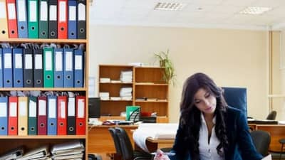 ऑफिस आणि घर सांभाळताना होतेय दमछाक...मग या टिप्स करा फॉलो आणि बना सुपर वुमन