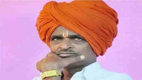 इंदोरीकर महाराज लस घेत नाहीत, तोपर्यंत कीर्तन होऊ देऊ नका, थेट मुख्यमंत्र्यांकडे मागणी
