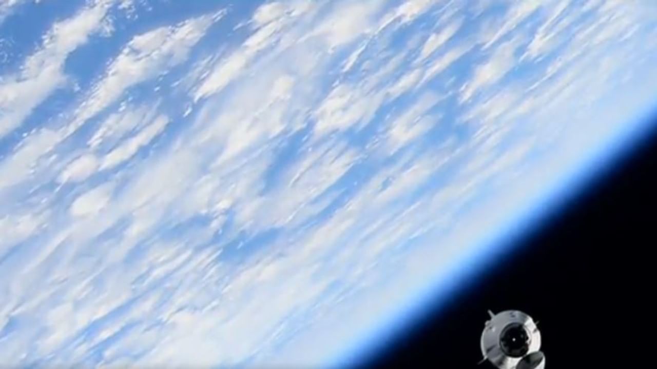 Video : पृथ्वीच्या अत्यंत जवळून गेला बुर्ज खलिफापेक्षा मोठा लघुग्रह, नासानं शेअर केला GIF व्हिडिओ