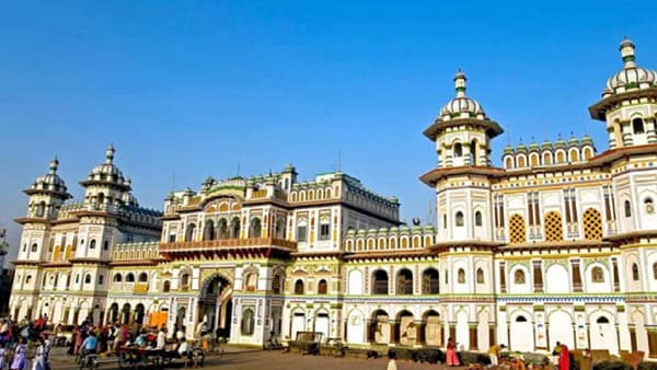 बिहार हे भारतातील एक महत्वाचे राज्य आहे. तुम्ही कधी बिहारला गेलात तर या राज्यातील कोणती शहरे भेट देण्यास खास आहेत हे आपण बघणार आहोत.
