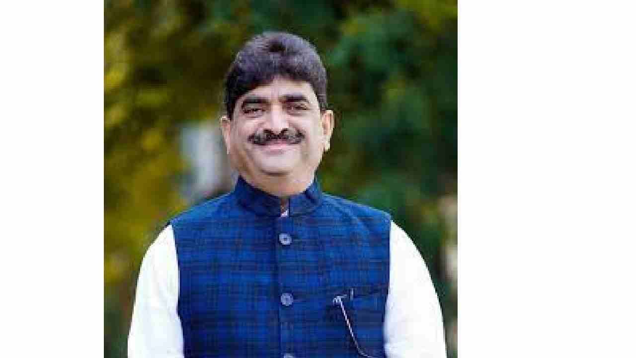 औरंगाबादः विधानपरिषद पोटनिवडणुकीसाठी भाजपकडून संजय केणेकरांना उमेदवारी, 29 नोव्हेंबर रोजी होणार मतदान औरंगाबादः विधानपरिषद पोटनिवडणुकीसाठी भाजपकडून संजय केणेकरांना उमेदवारी, 29 नोव्हेंबर रोजी होणार मतदान