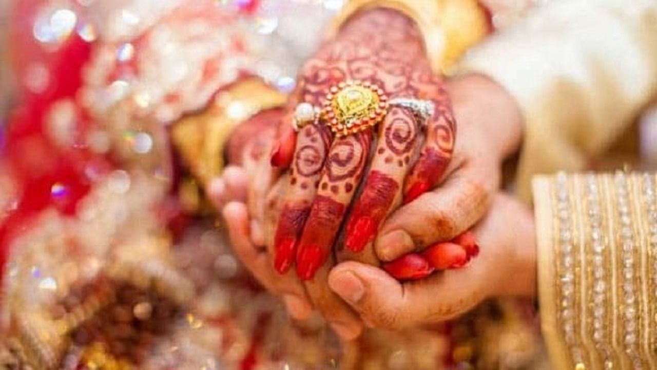 Dev Uthani Ekadashi 2021 | लग्नाचे मुहूर्त काढताय?, मग 6 गोष्टी नक्की लक्षात घ्या, नाहीतर येतील अनेक अडथळे Dev Uthani Ekadashi 2021 | लग्नाचे मुहूर्त काढताय?, मग 6 गोष्टी नक्की लक्षात घ्या, नाहीतर येतील अनेक अडथळे