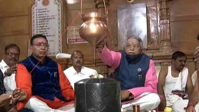 औरंगाबादः उद्धव ठाकरे लवकर बरे व्हावे, चंद्रकांत खैरे यांचे ग्रामदैवत खडकेश्वराला साकडे!