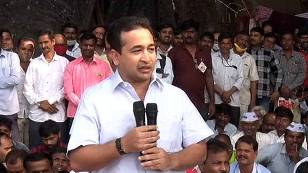 मुख्यमंत्र्यांना कणा आहे का? नितेश राणेंचा खोचक सवाल, विलिनीकरणावरुन अनिल परबांना टोला, रावतेंना प्रश्न विचारण्याचं चॅलेंज