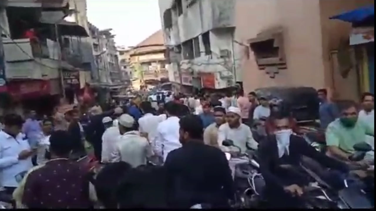VIDEO: त्रिपुरा घटनेचे थेट भिवंडीत पडसाद, रॅलीनंतर संपूर्ण शहरात कडकडीत बंद
