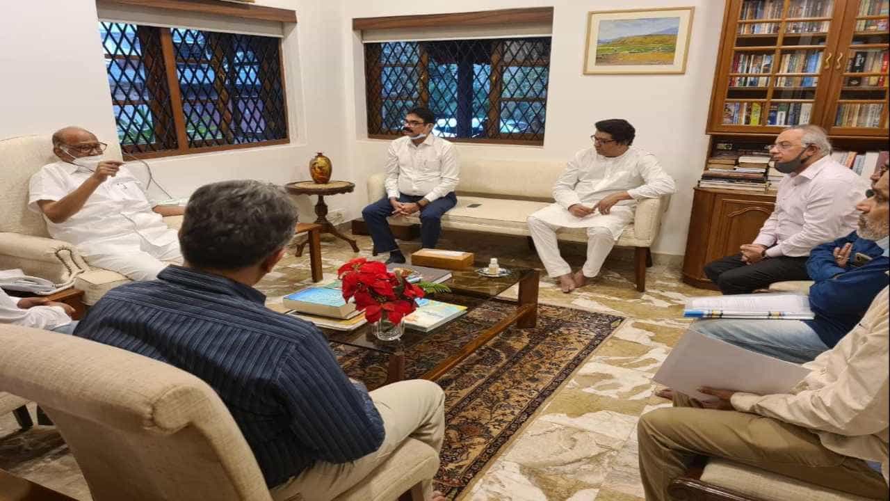 एसटी कर्मचाऱ्यांसाठी राज ठाकरे मैदानात, पवारांसोबत महत्वाची चर्चा; सातवा वेतन आयोग लागू करण्याची मागणी