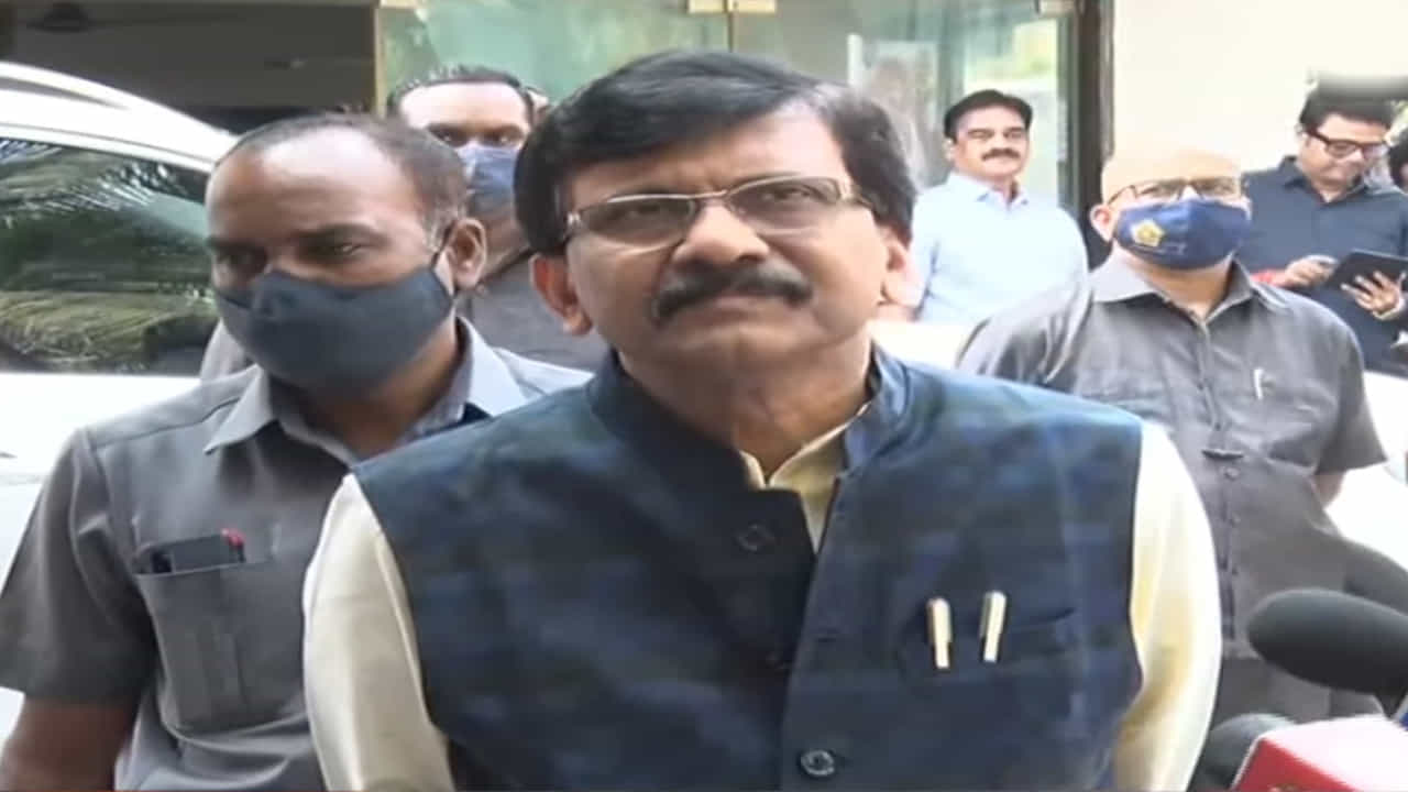 खरंच हिंदू खतरे में है तर मोहन भागवतांनी दिल्लीत मोर्चा काढावा, मोदी-शहांना जाब विचारावा; संजय राऊत यांचं आव्हान