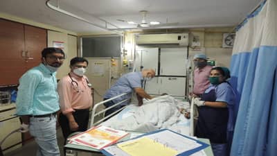 गडचिरोलीतील जखमी जवानांवर नागपुरात उपचार, चार जखमींना हेलिकॅप्टरने पाठविले