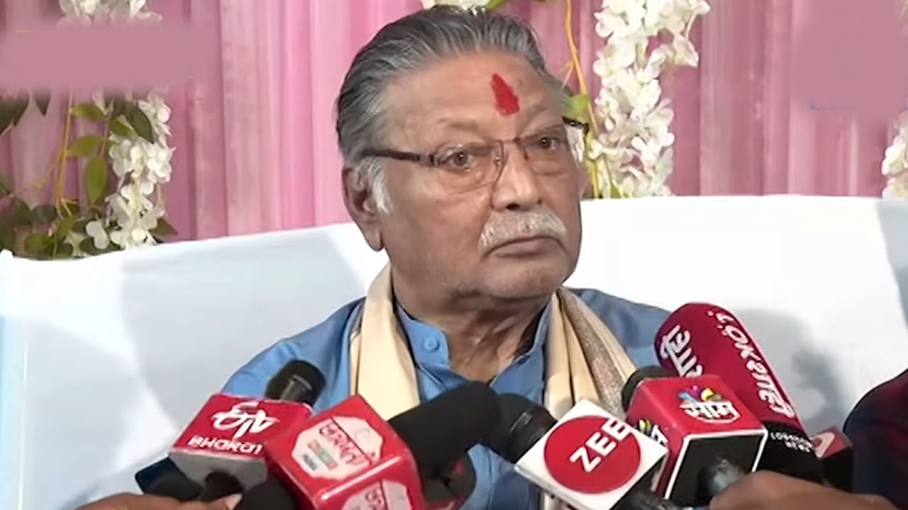 VIDEO: फडणवीस म्हणाले, शिवसेनेला अडीच वर्षासाठी मुख्यमंत्रीपद दिलं नाही ही चूक होती; विक्रम गोखलेंच्या दाव्याने खळबळ VIDEO: फडणवीस म्हणाले, शिवसेनेला अडीच वर्षासाठी मुख्यमंत्रीपद दिलं नाही ही चूक होती; विक्रम गोखलेंच्या दाव्याने खळबळ
