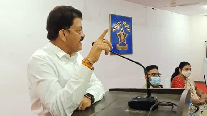 शांतता कमिटीचे सदस्य उभे राहतात, दोन नंबरवाले खुर्चीवर बसतात; भाजप आमदार सुरेश भोळेंची खंत