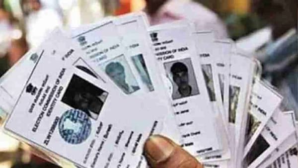 वोटिंग कार्डवरील घराचा पत्ता बदलायचा आहे? करू नका चिंता, अशाप्रकारे अपडेट करता येईल तुमचे वोटिंग आयडी कार्ड!!