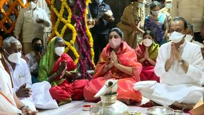 कार्तिकी एकादशीनिमित्त उपमुख्यमंत्री अजित पवारांच्या हस्ते श्री विठ्ठलाची शासकीय महापूजा संपन्न