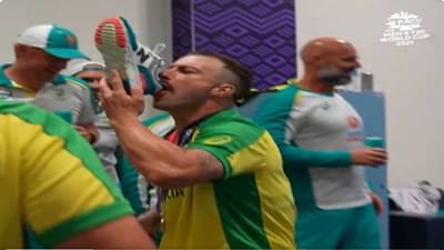 Video: कांगारुंची तऱ्हाच न्यारी, विश्वविजेते झाले आणि चक्क बुटात पेय टाकून प्यायले, फुल्ल टू सेलिब्रेशन