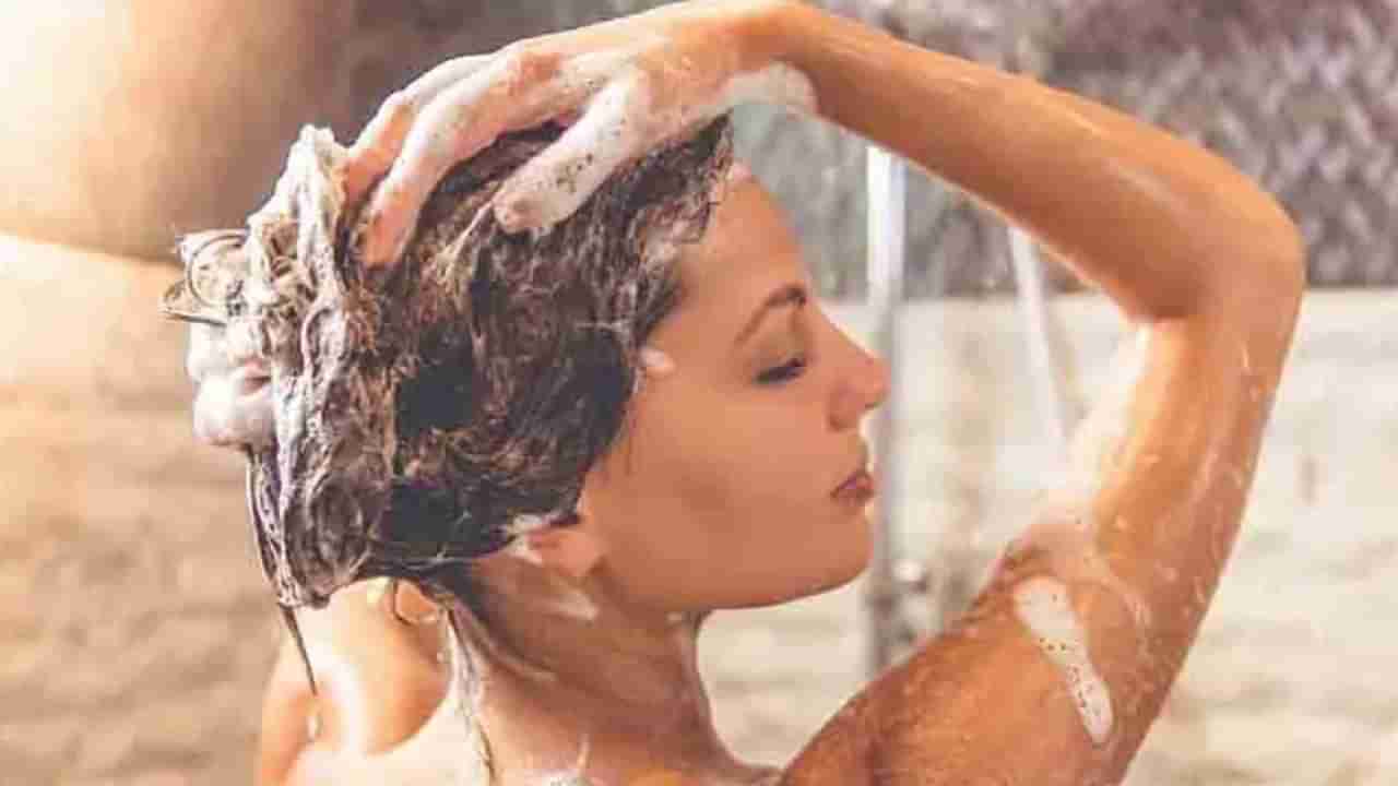 Cold Shower: थंड पाण्याने अंघोळ करण्याचे हे आश्चर्यकारक फायदे, वाचा सविस्तर!  