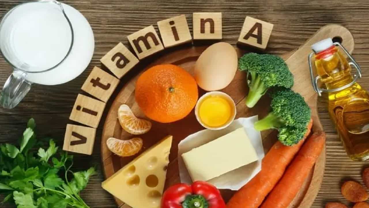 व्हिटॅमिन ए निरोगी दात, हाडे, मऊ त्वचा आणि त्वचा तजेलदार ठेवण्याचे काम करते. व्हिटॅमिन ए हे आपल्या हाडांसाठी अत्यंत महत्वाचे आहे.
