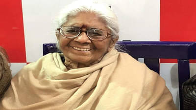 आपका बंटी, महाभोजच्या प्रख्यात लेखिका मन्नू भंडारी यांचं निधन