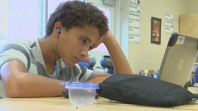 Vastu shastra | मुलांचं अभ्यासात मन लागत नाही आहे? मग हे वास्तु बदल करुनच पाहा