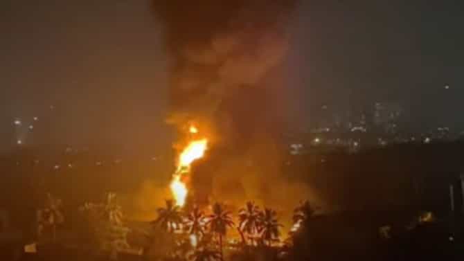 Samsung Service Center Fire | कांजुरमार्गच्या सॅमसंगच्या सर्व्हिस सेंटरला भीषण आग, अडीच तासांच्या अथक प्रयत्नांनंतर आग आटोक्यात