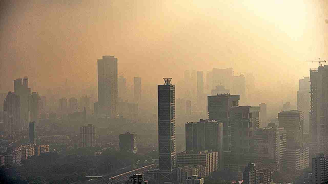 सावधान!  मुंबईची हवा दिल्लीपेक्षाही खराब, वायू प्रदूषणात प्रचंड वाढ