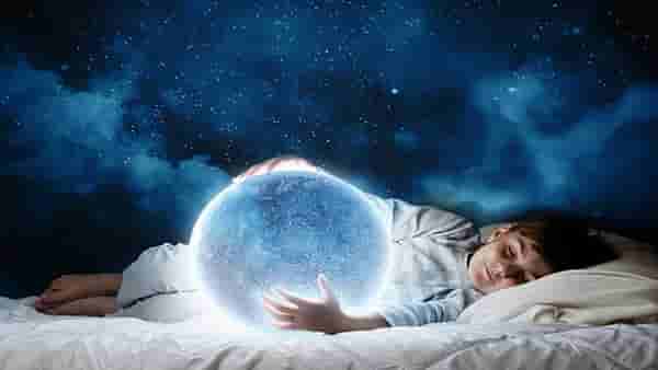 Dream remedy | स्वप्न देतात शुभ - अशुभ संकेत, वाईट स्वप्न पाहिल्यावर काय उपाय कराल