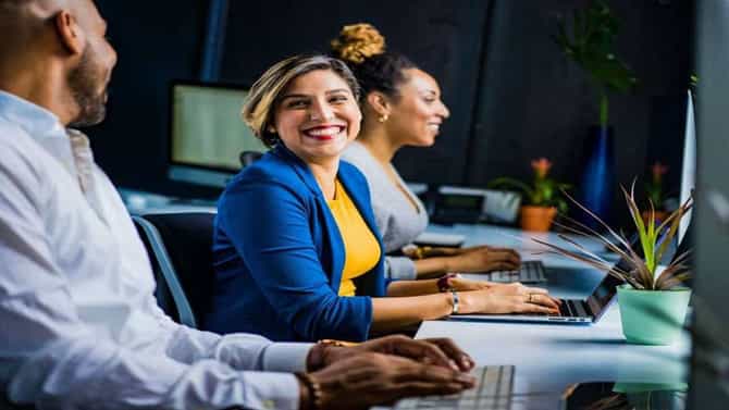 Astro tips for job | मेहनत करुनही नोकरीत आणि व्यवसायात यश मिळत नाहीये, ज्योतिषशास्त्रातील हे उपाय ट्राय करा