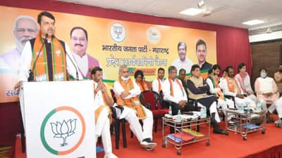 महाराष्ट्रात कायद्याचे नाही तर काय ते द्याचे राज्य; भ्रष्टाचार, वसुलीच्या आरोपासह फडणवीसांचा ठाकरे सरकारवर हल्लाबोल