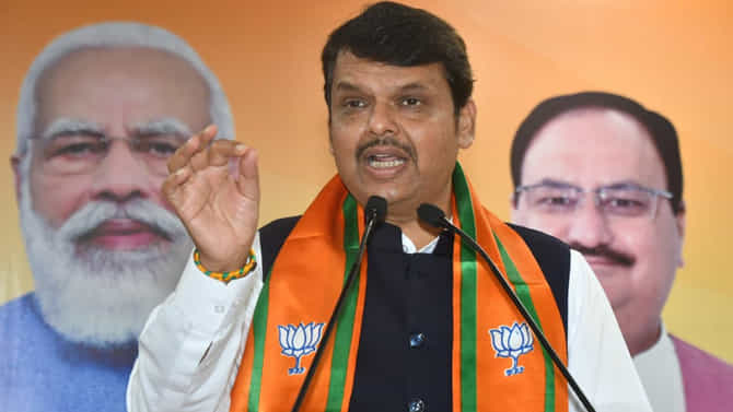 राज्यात सरकारचं अस्तित्व नाही अन् उद्धव ठाकरेंना मुख्यमंत्री मानायला कुणीही तयार नाही; देवेंद्र फडणवीसांचा घणाघात