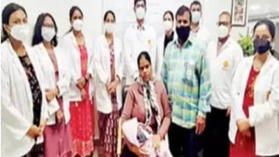 गर्भवती असल्याची कल्पनाच नव्हती, 47 व्या वर्षी दिला बाळाला जन्म